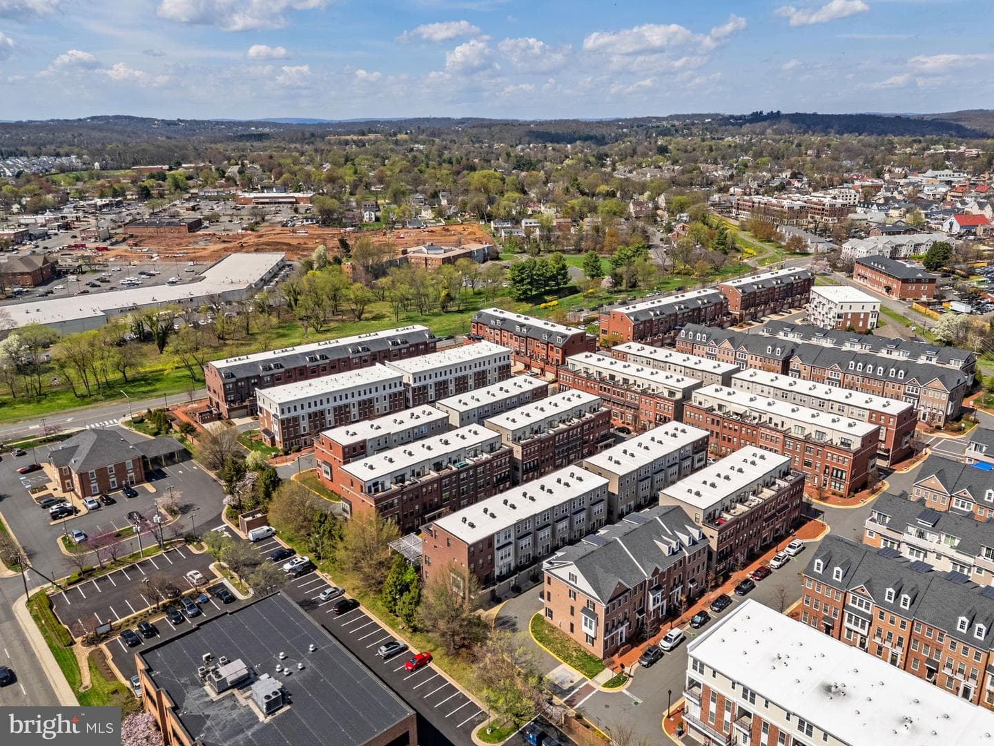 459 Haupt Square SE photo 69