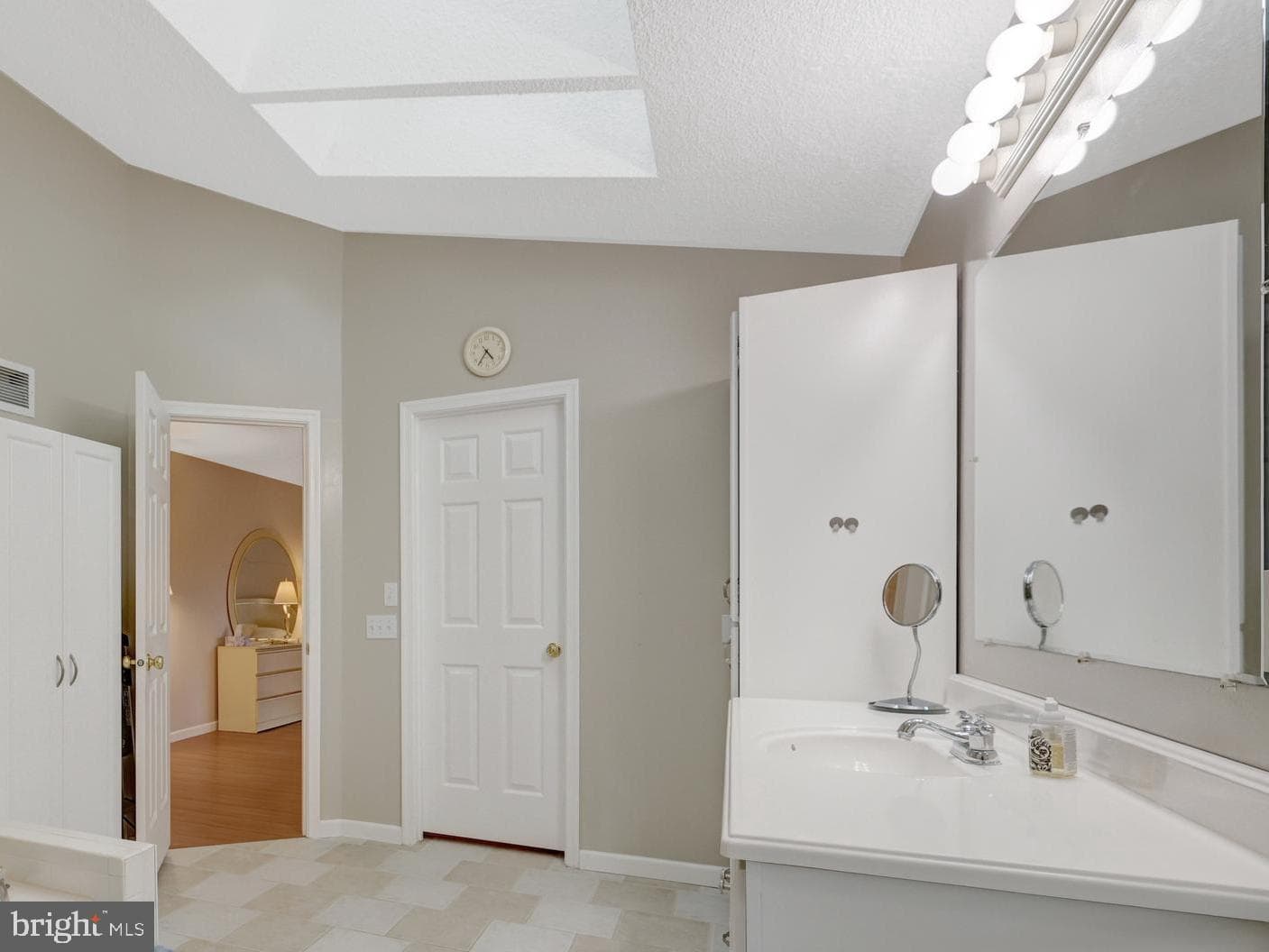 30125 Merchant Court photo 44