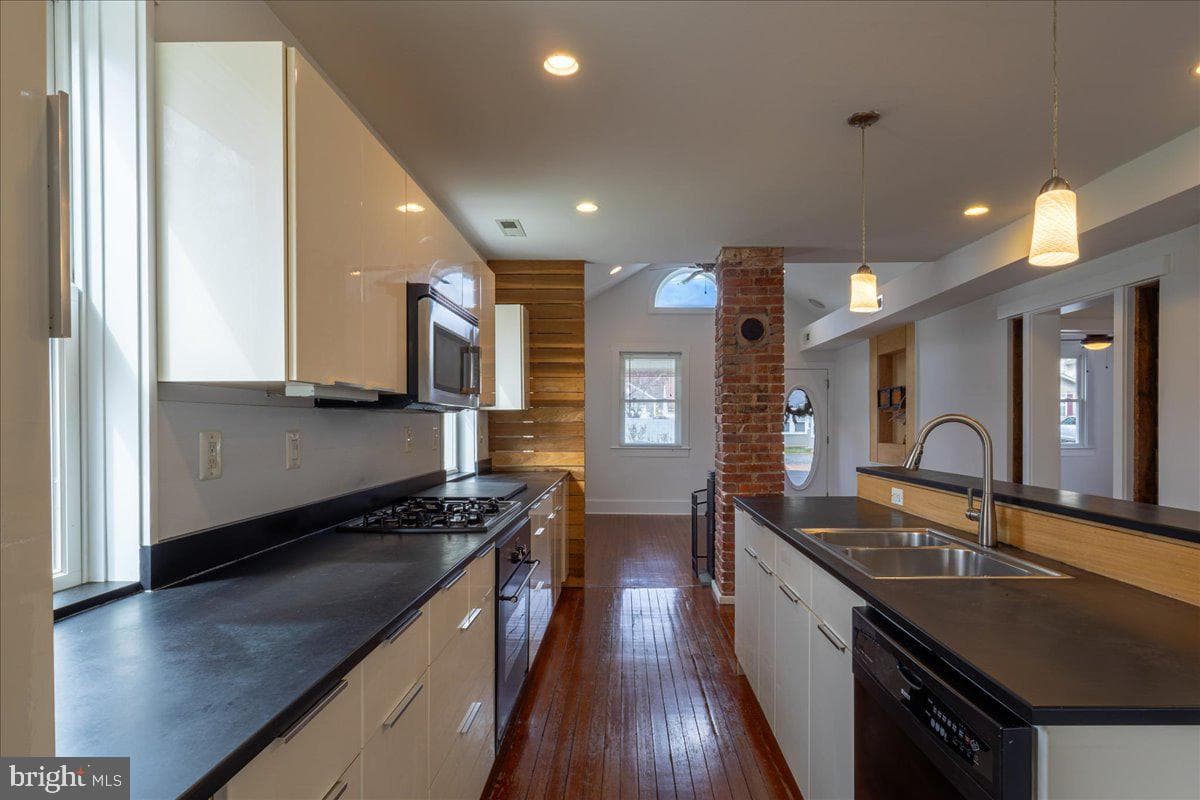 104 Pershing Avenue NW photo 10