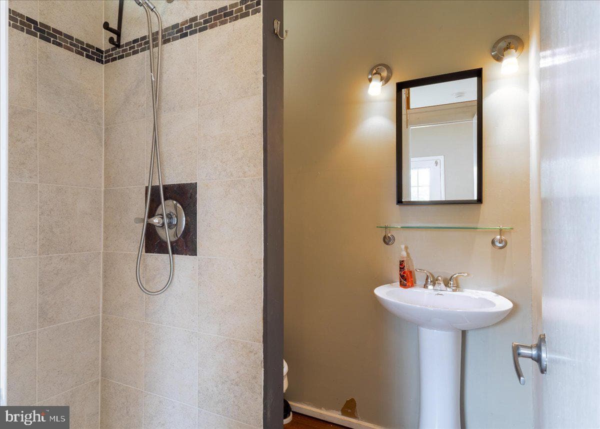 104 Pershing Avenue NW photo 37