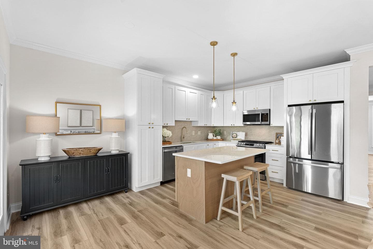 21555 Trowbridge Square photo 2