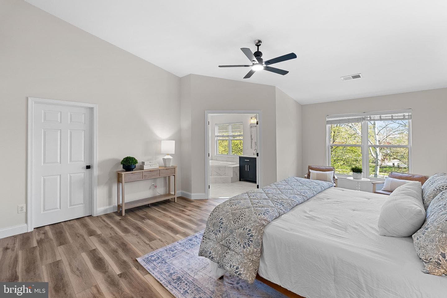 21555 Trowbridge Square photo 28