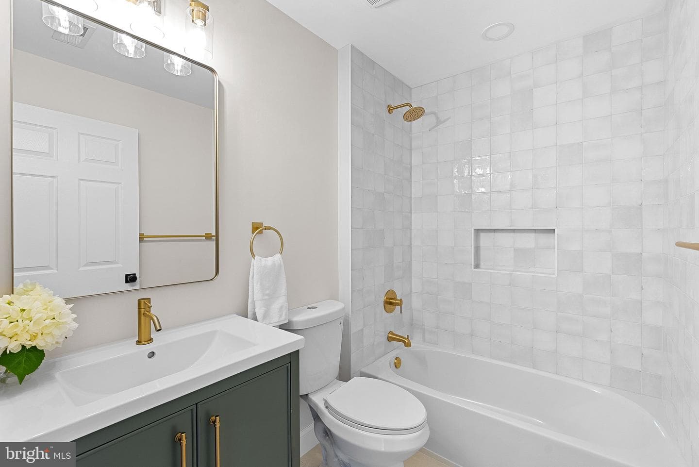 21555 Trowbridge Square photo 35