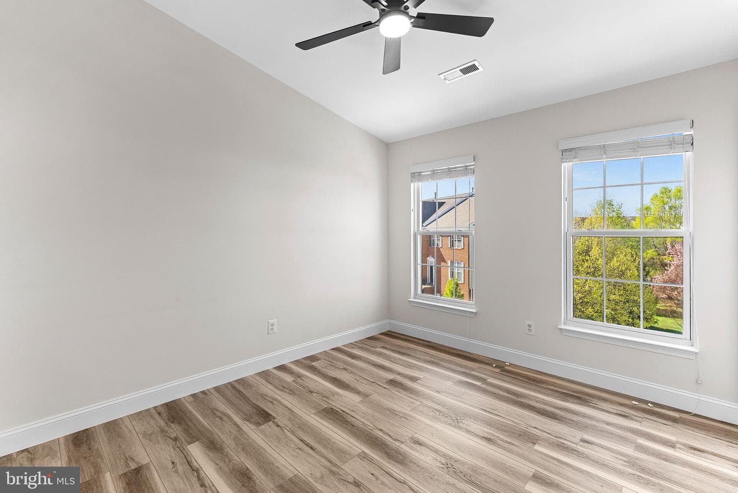 21555 Trowbridge Square photo 37