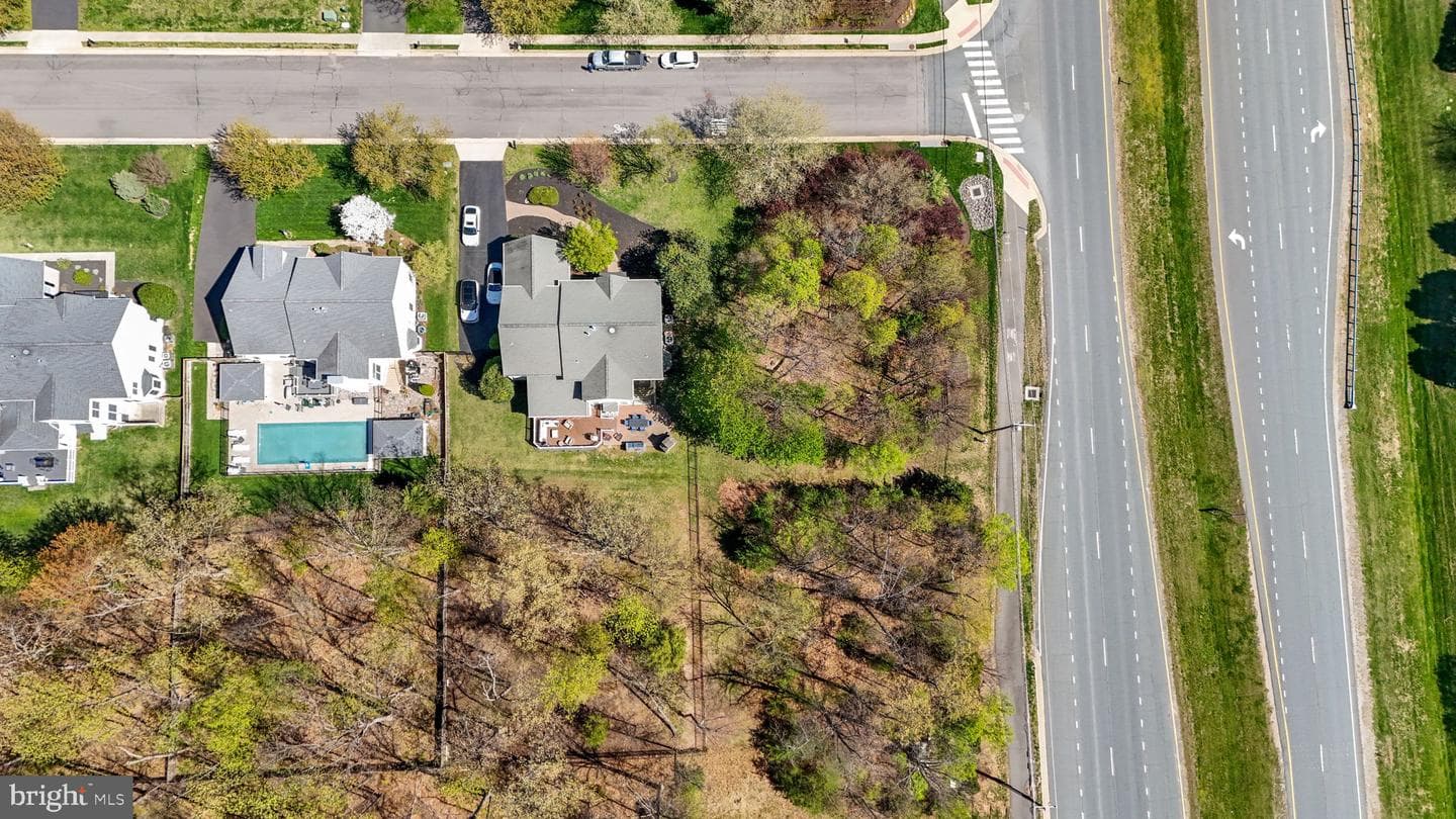 22579 Forest Manor Drive photo 60