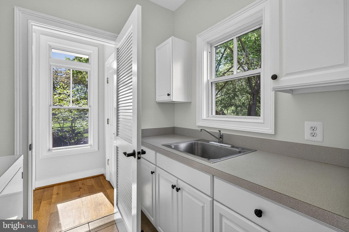 10 N Locust Street photo 38