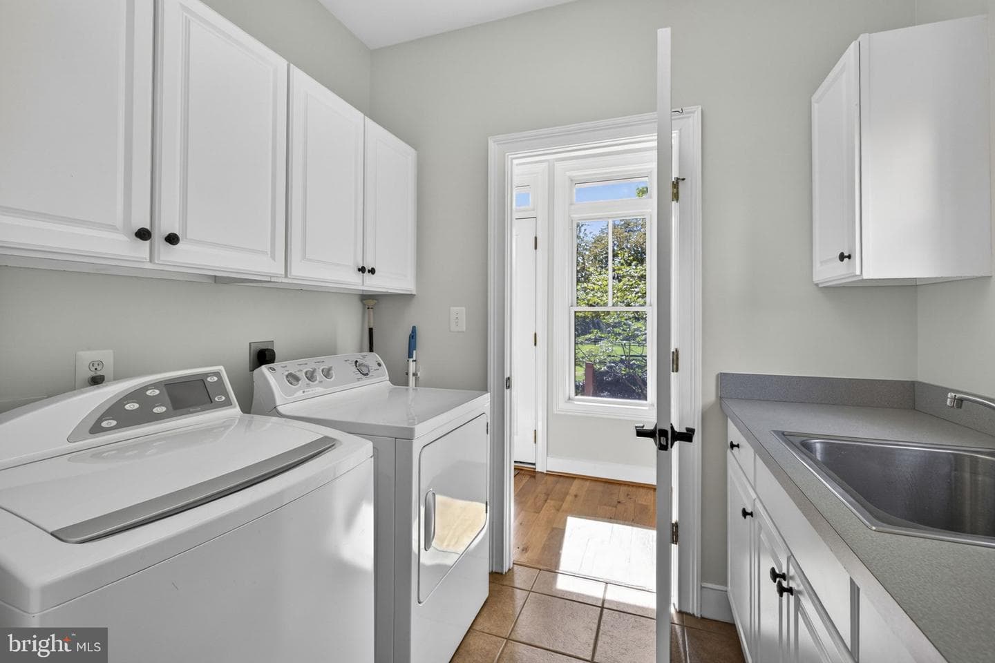 10 N Locust Street photo 39