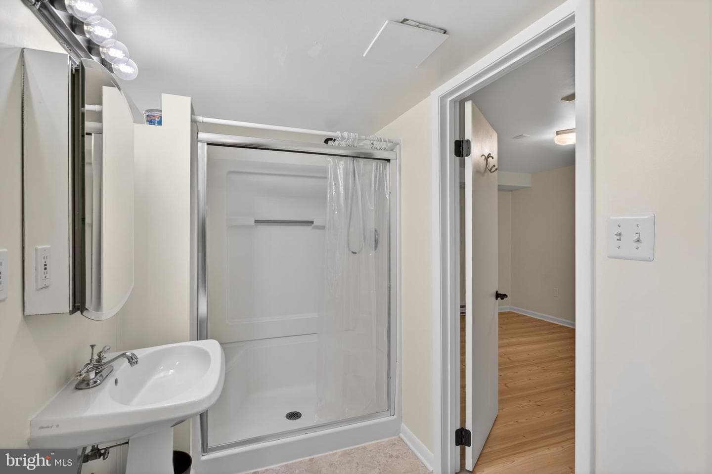 906 W Washington Street photo 25