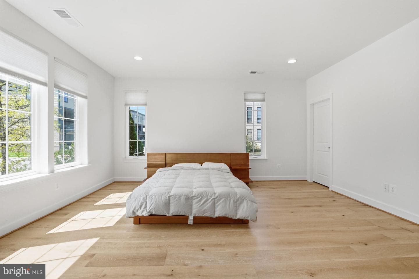 20230 Taft Terrace photo 21