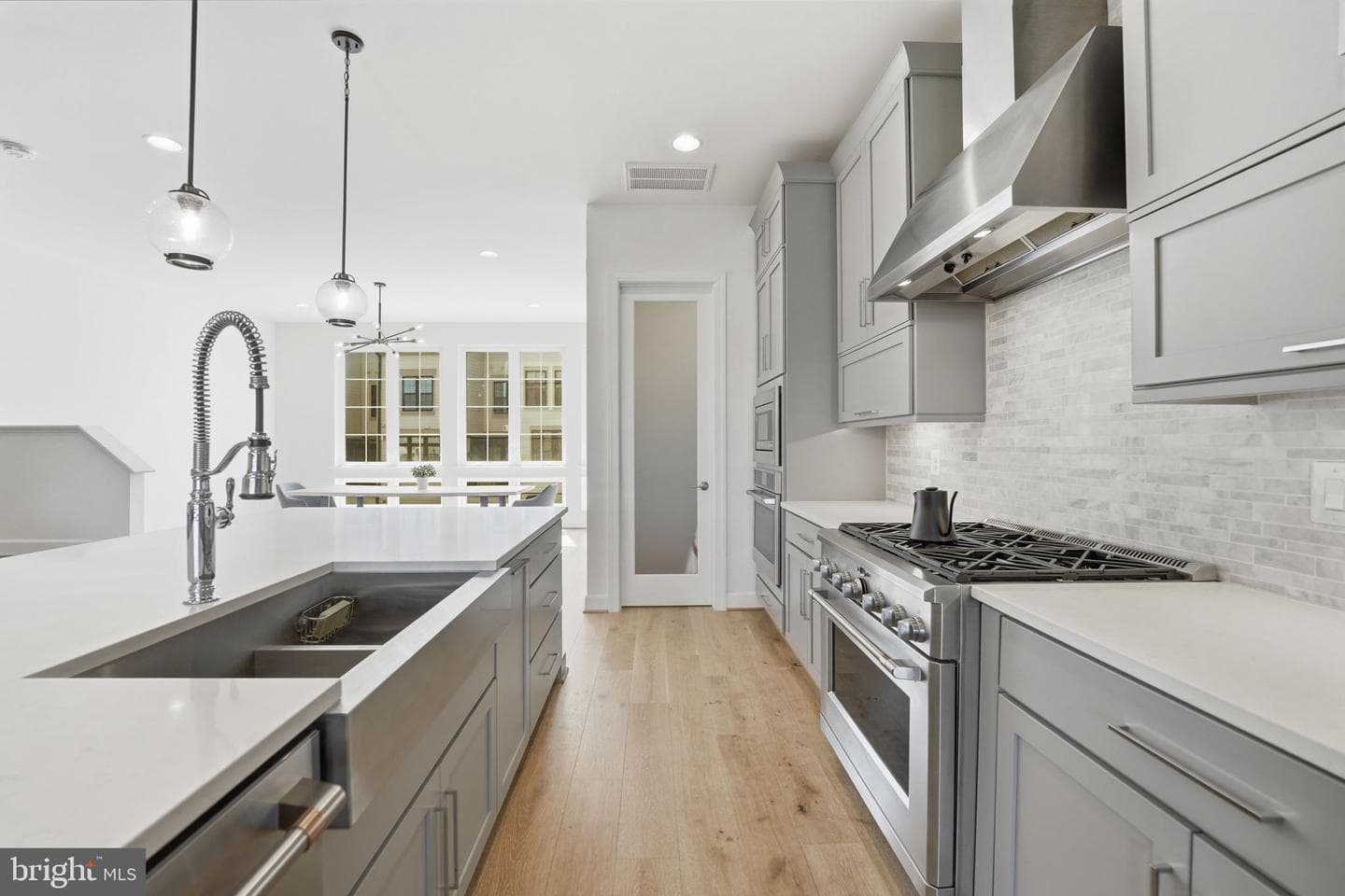 20230 Taft Terrace photo 4