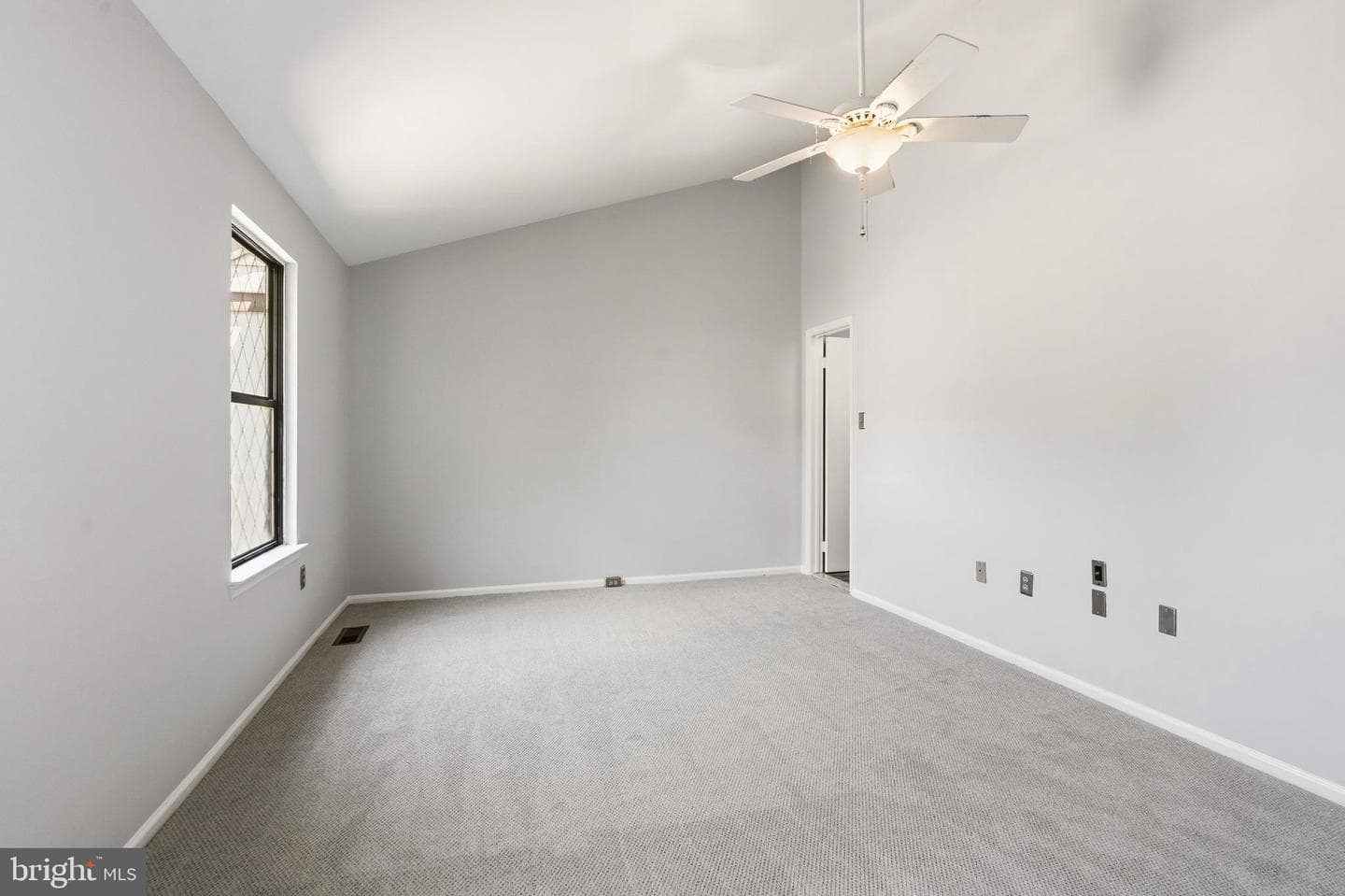 34 Millard Court photo 19