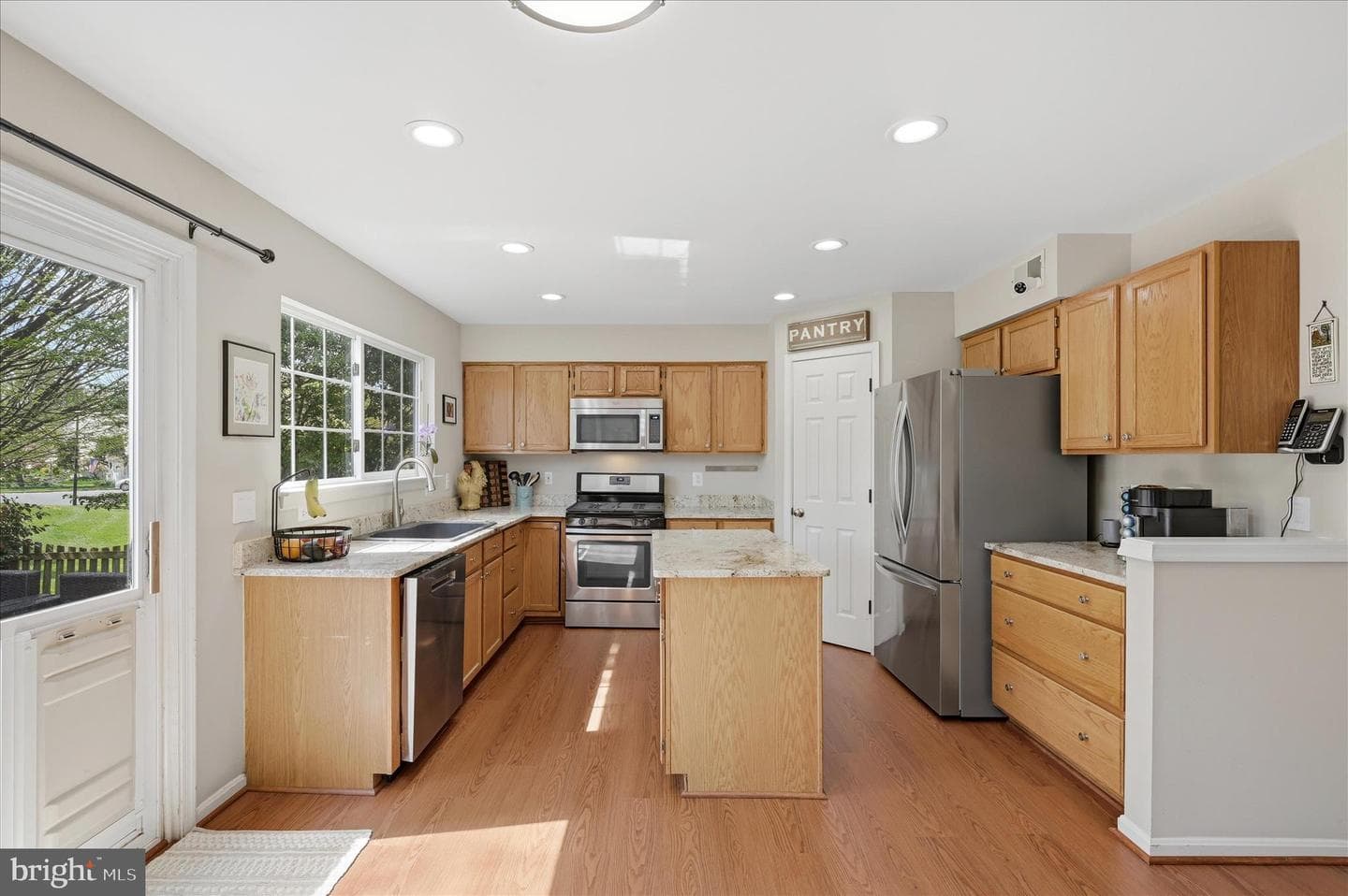 816 Bellview Court NE photo 14