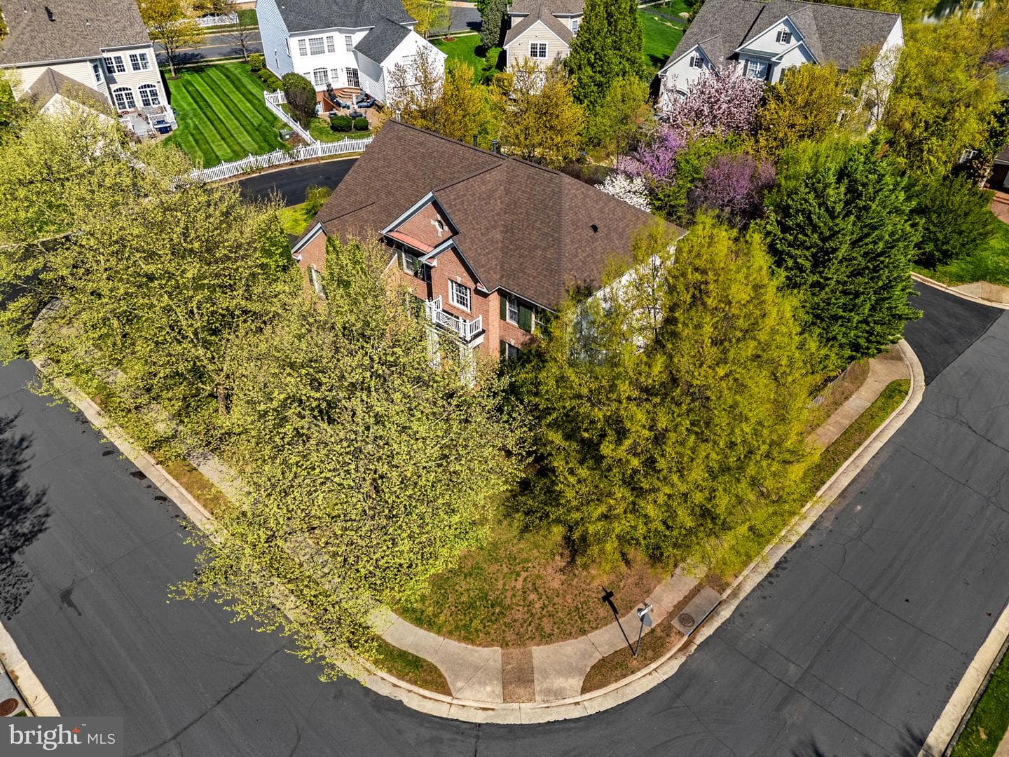 42758 Glenside Drive photo 3