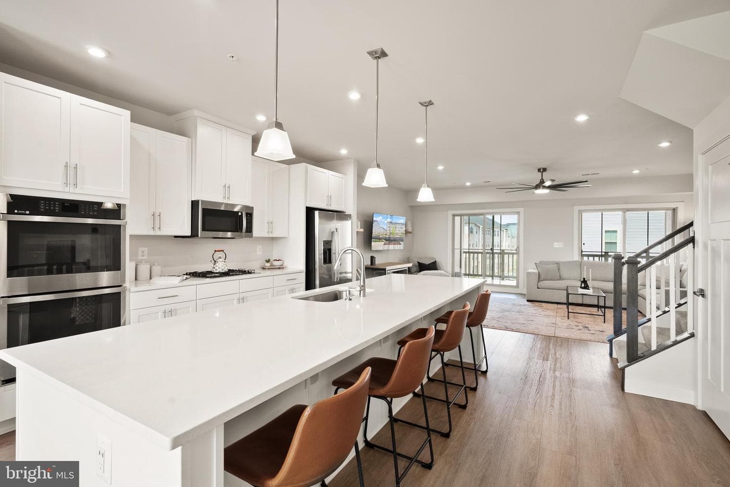 24252 Thurso Square, Sterling