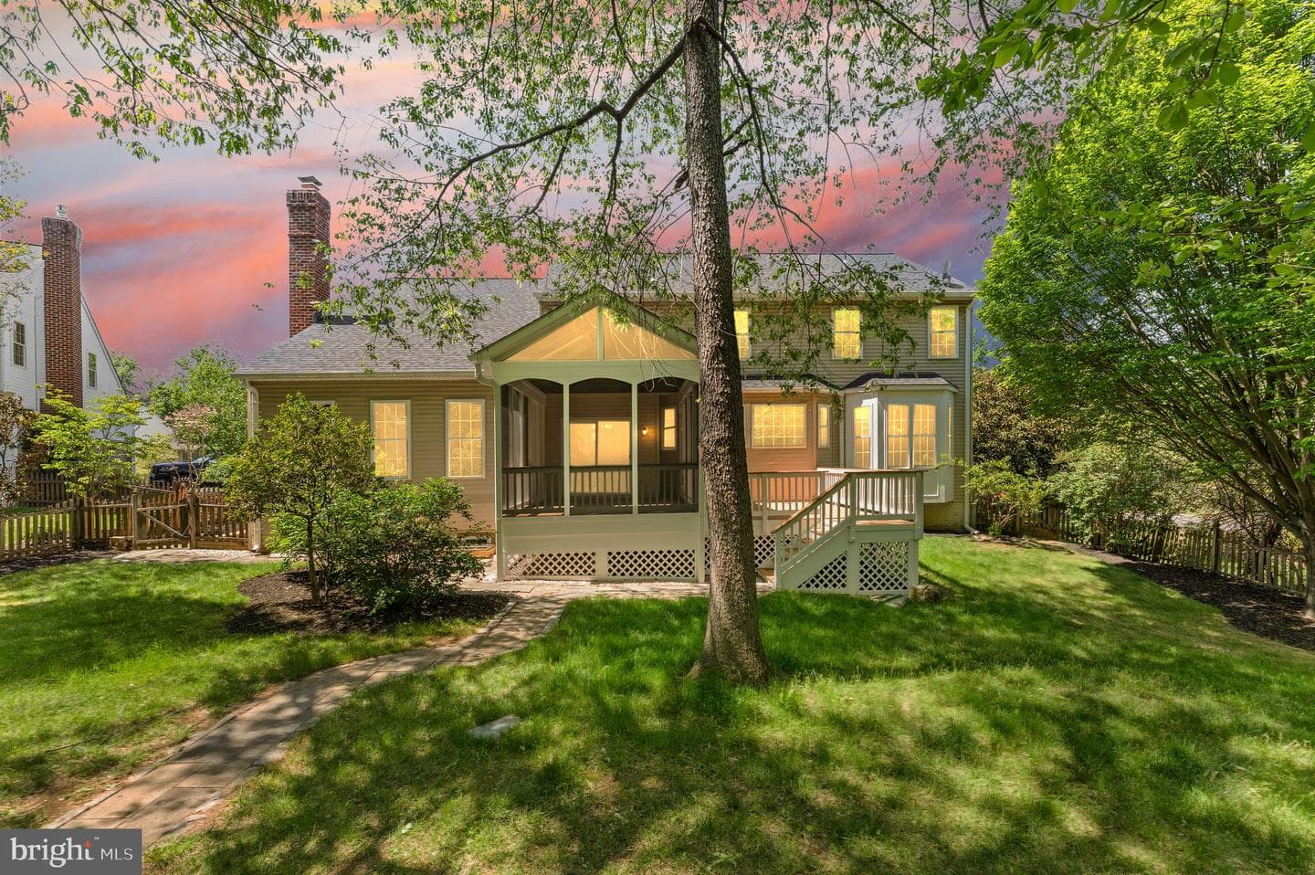 817 Kenneth Place SE photo 4