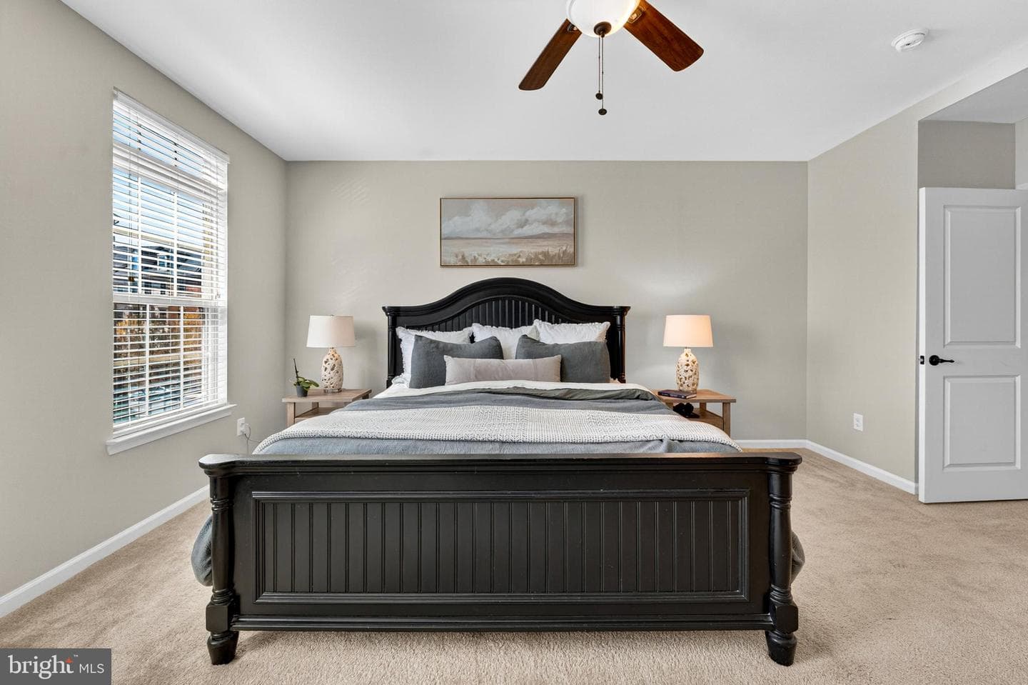 42227 Piebald Square photo 35