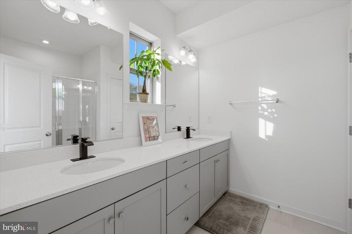 46037 Woodpecker Square photo 18