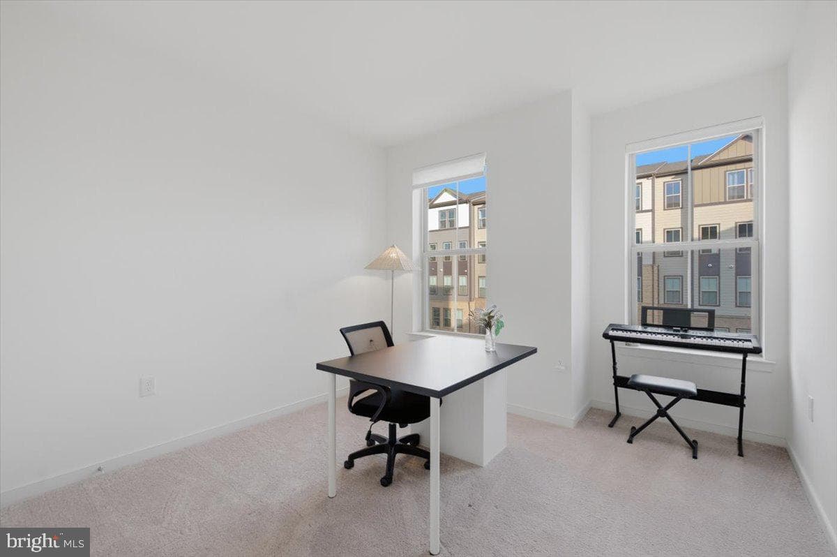 46037 Woodpecker Square photo 26
