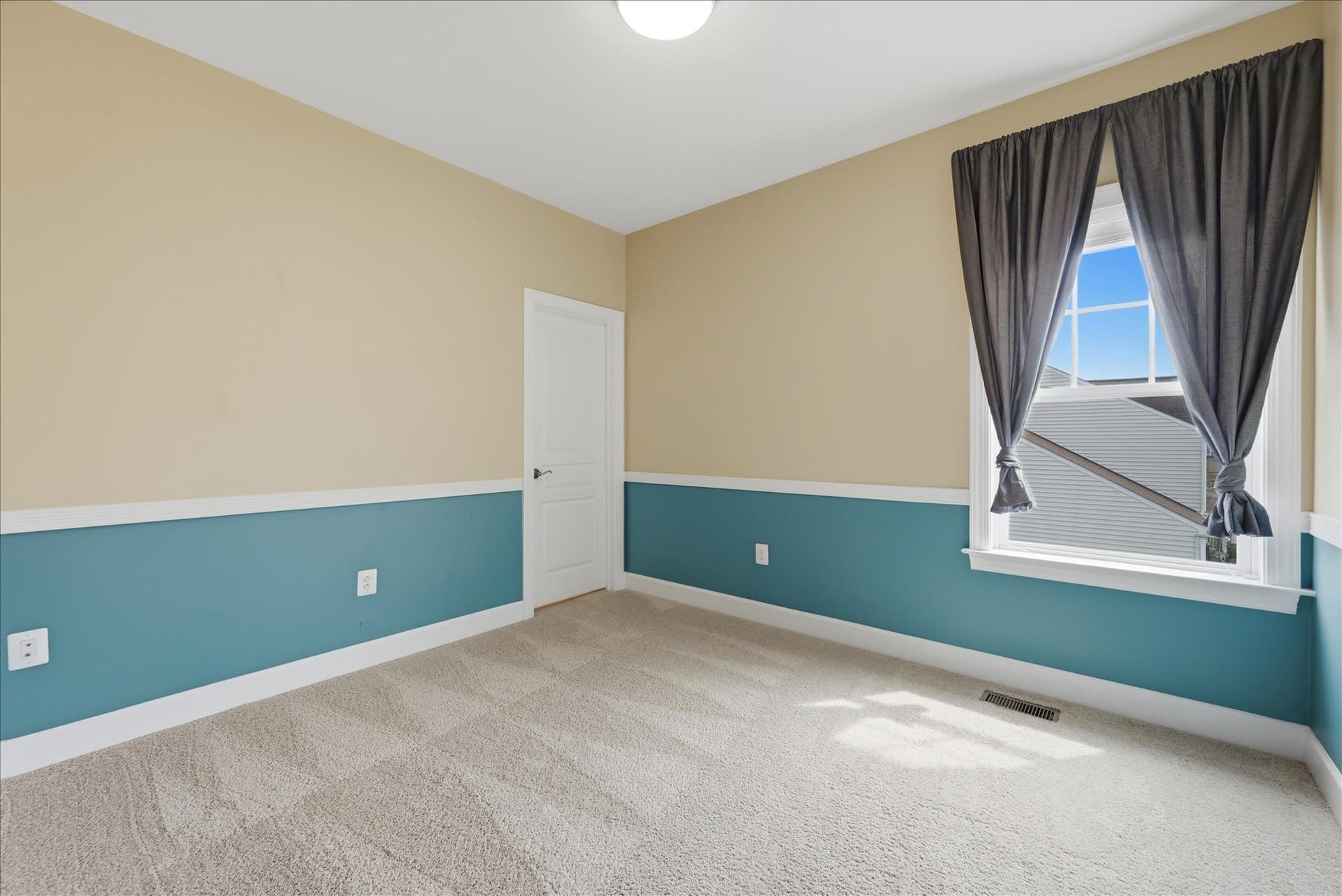 15698 Woodchester Court photo 43