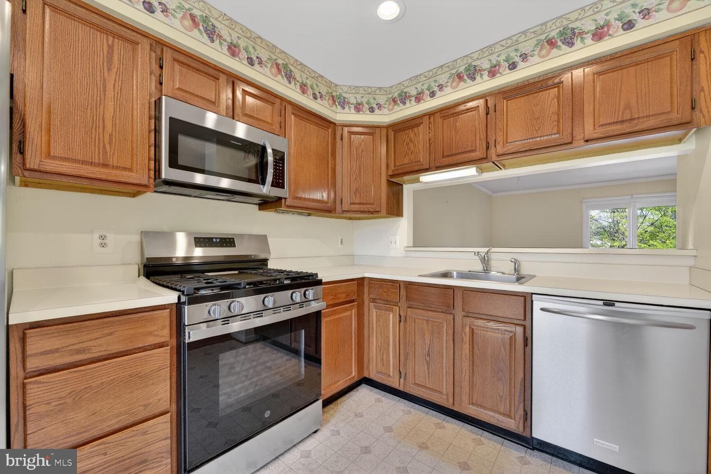 44038 Aberdeen Terrace photo 2