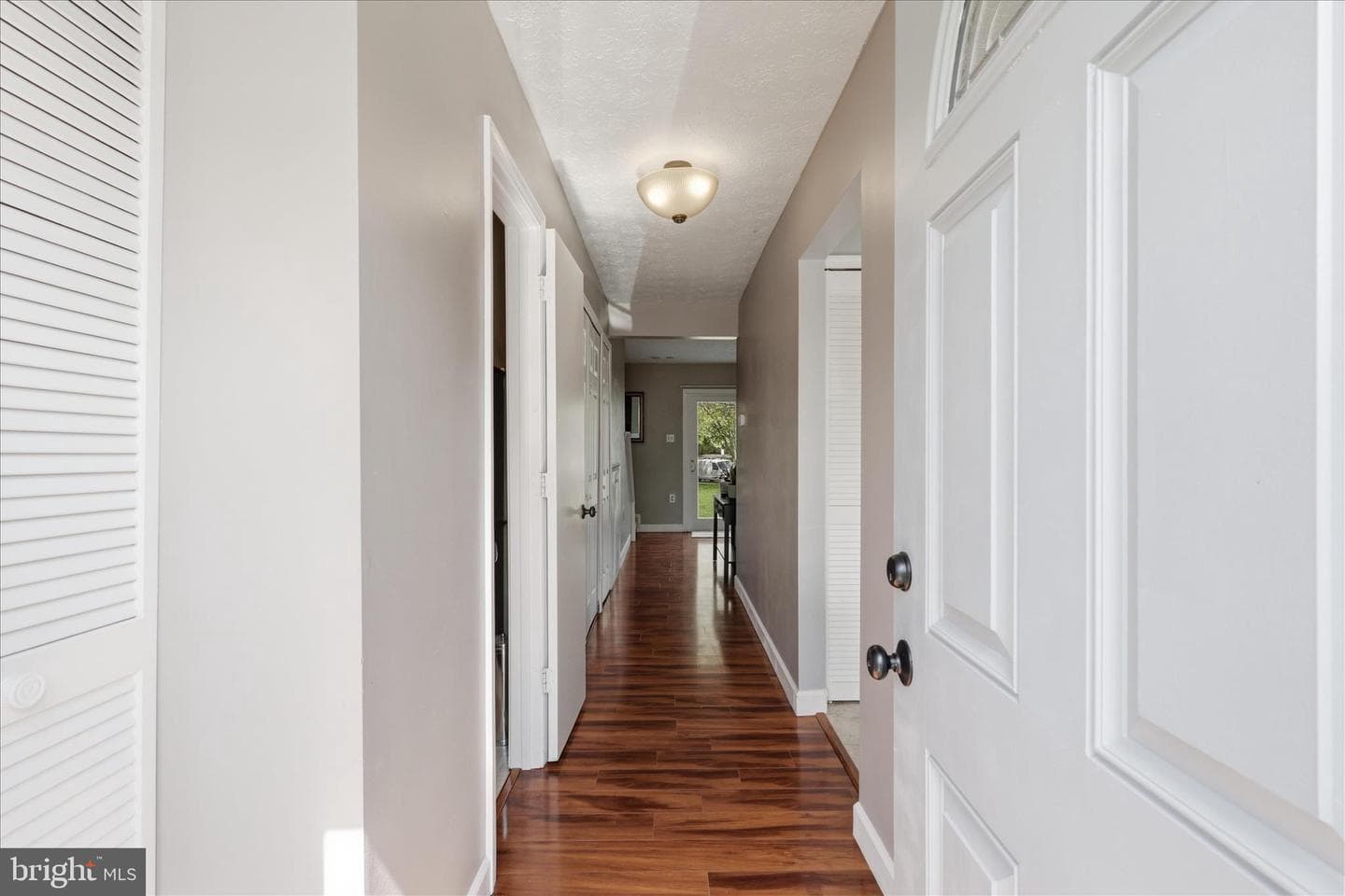 1004 Wythe Court NE photo 3