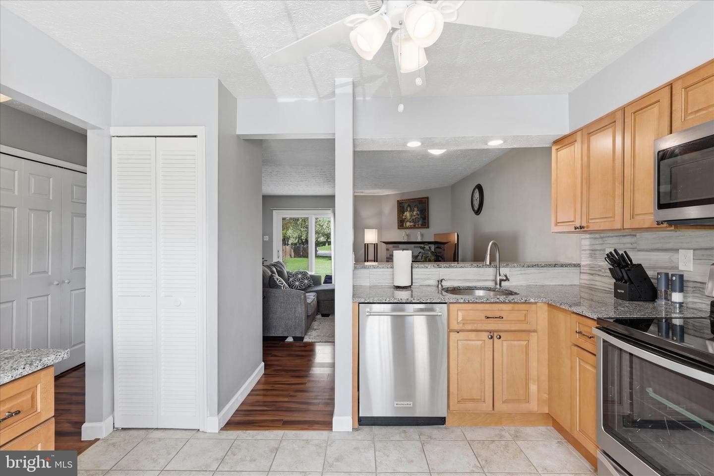 1004 Wythe Court NE photo 9