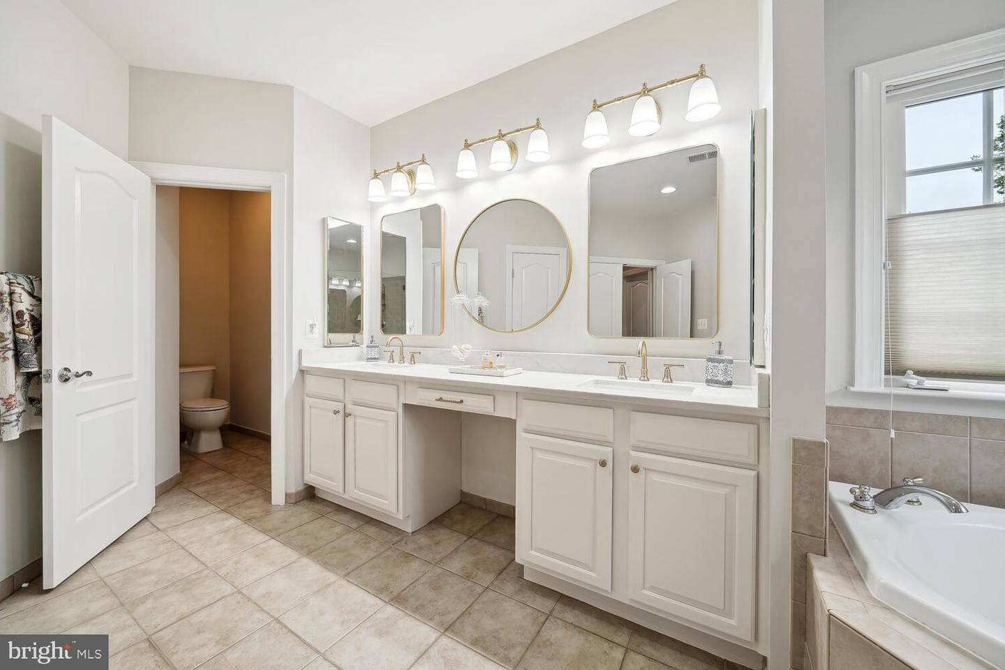 42848 Sandhurst Court photo 46