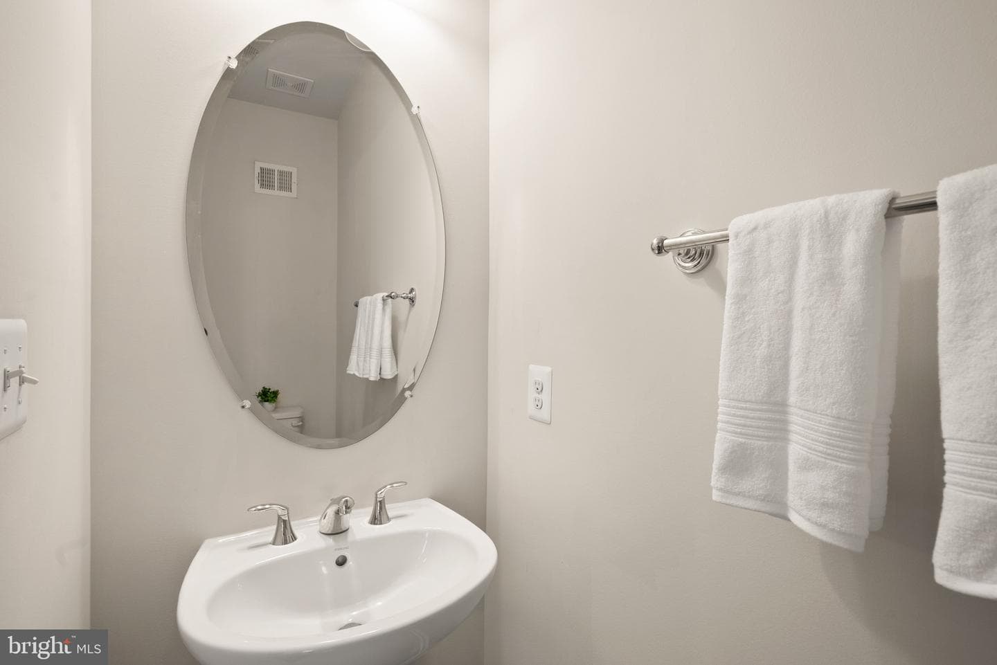 43197 Halkett Square photo 21
