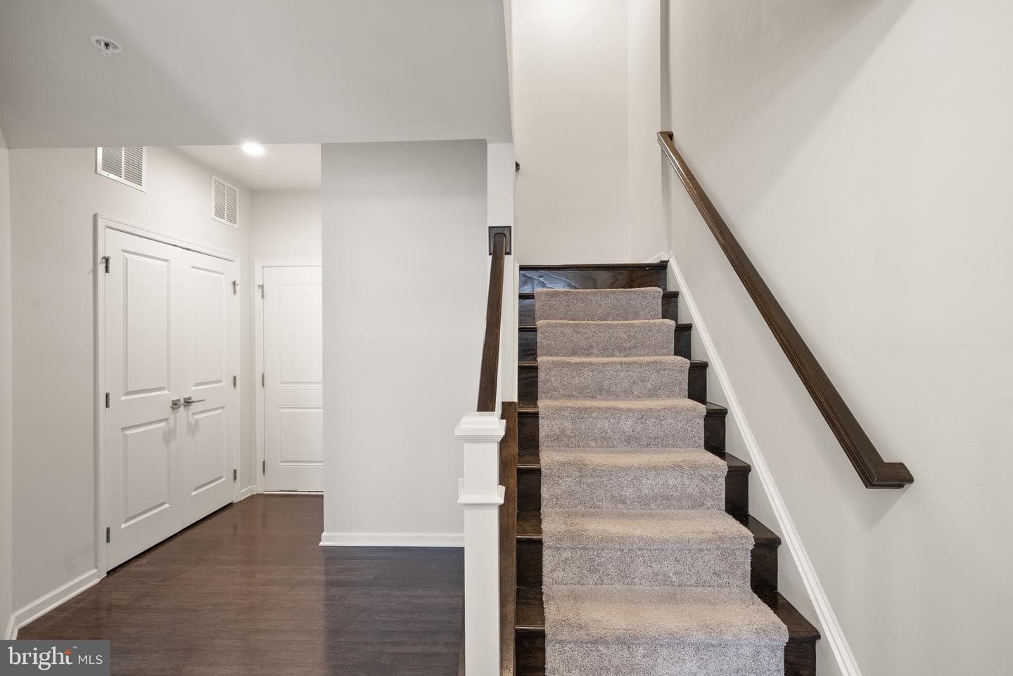 43197 Halkett Square photo 4