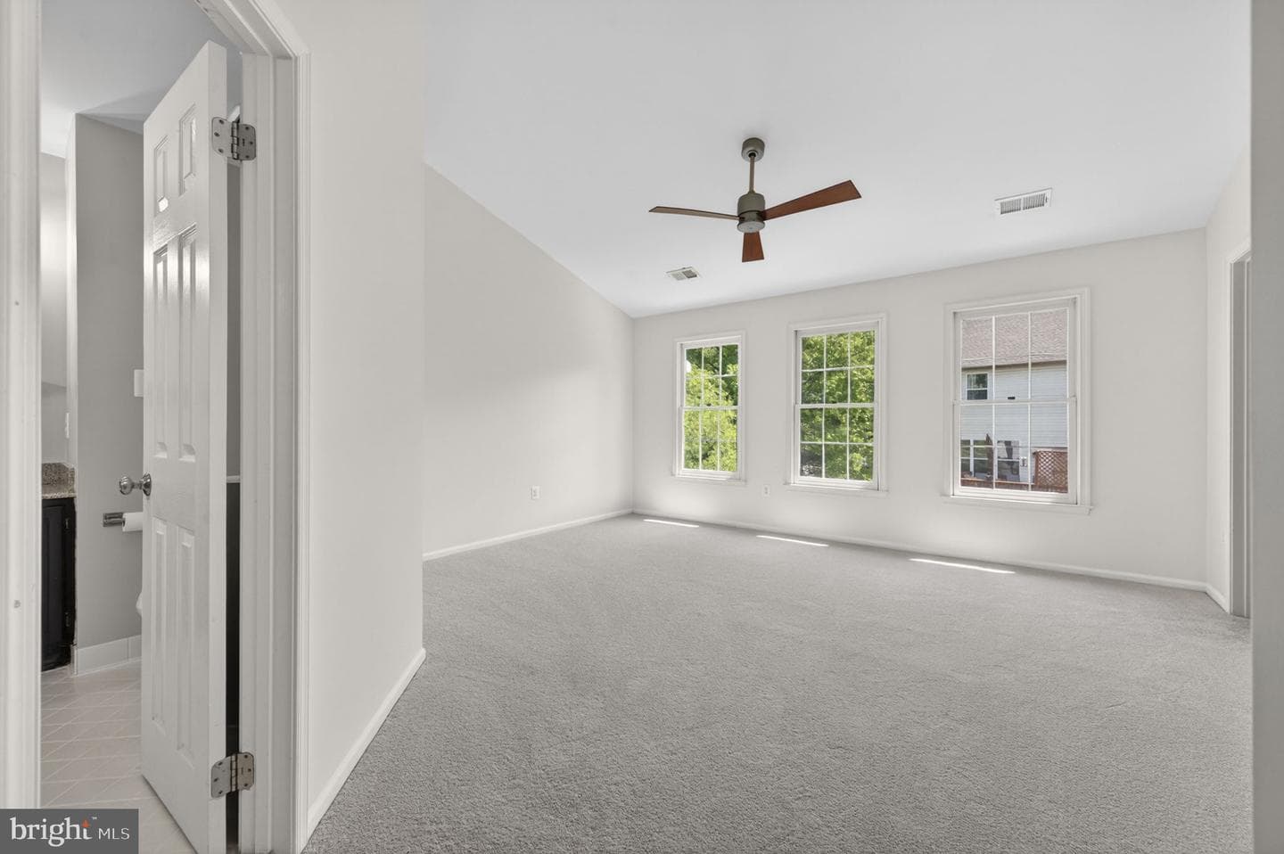 47697 Whirlpool Square photo 21