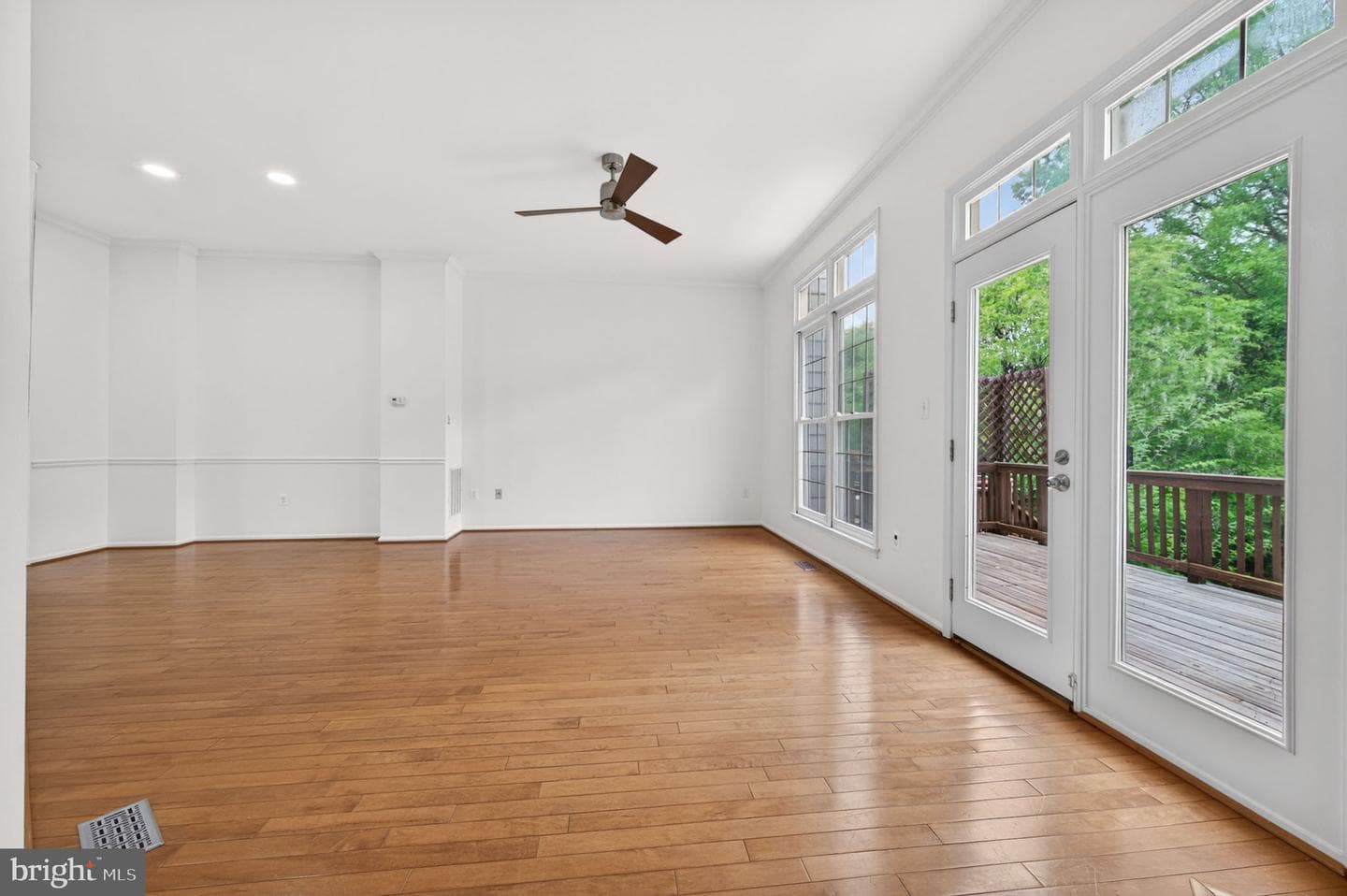 47697 Whirlpool Square photo 6