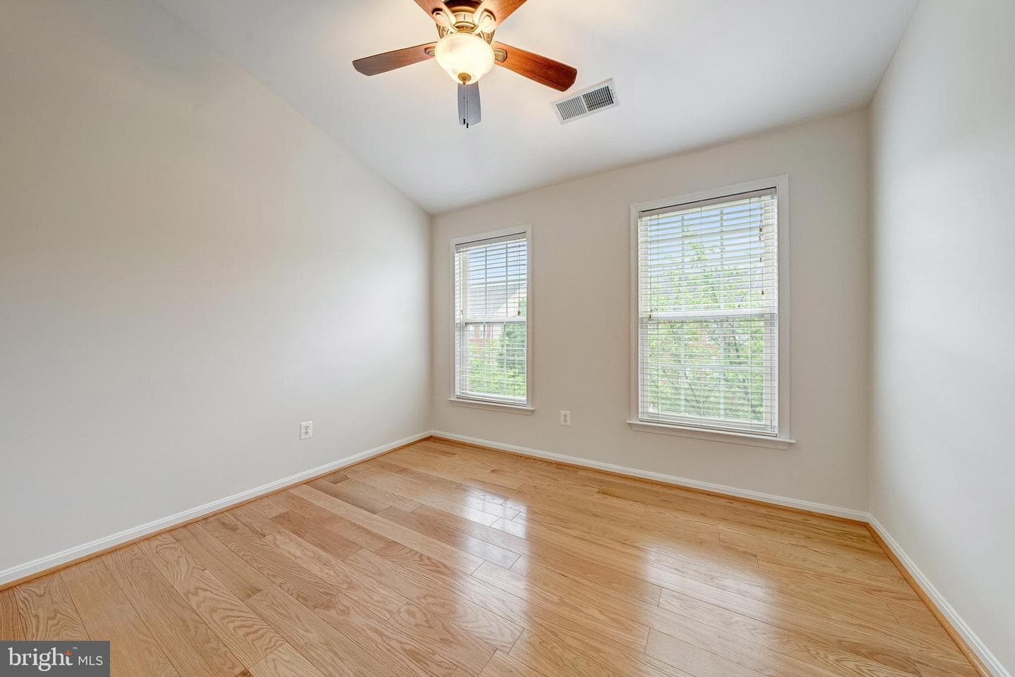 21893 Schenley Terrace photo 30