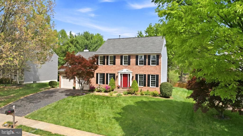 210 Foxborough Drive SW photo 3