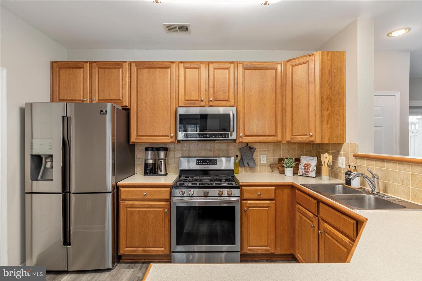 20227 Macglashan Terrace photo 11