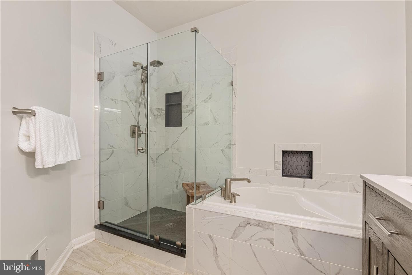 20227 Macglashan Terrace photo 20