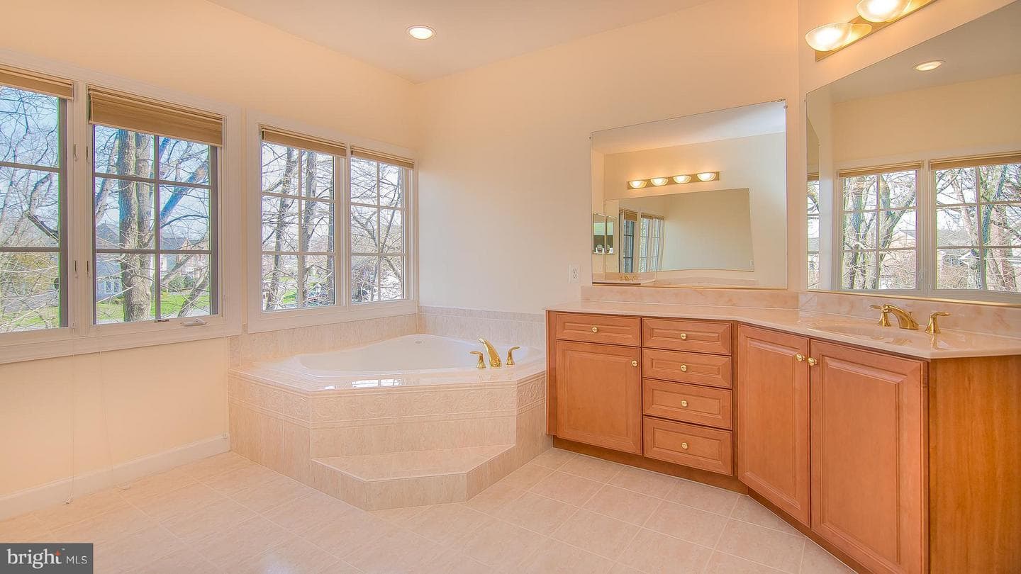 18208 Shinniecock Hills Place photo 17