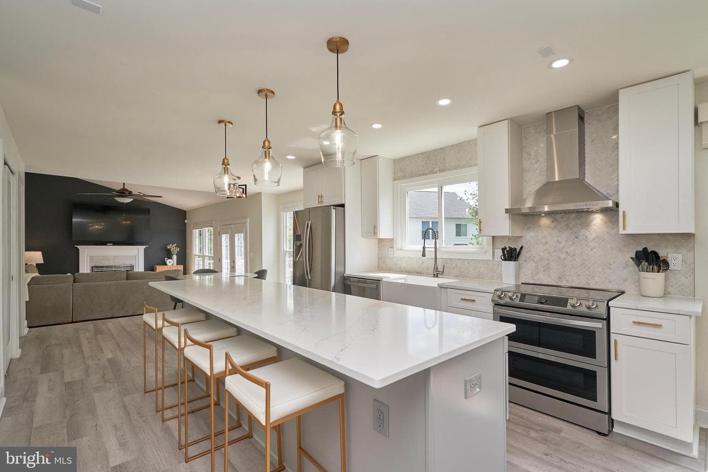 1303 Garrison Court NE photo 9