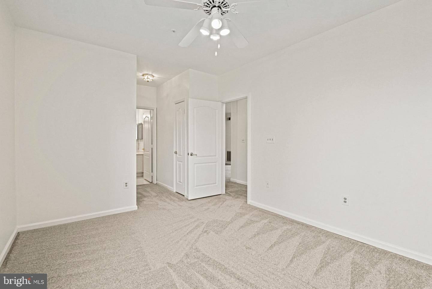 20933 Cedarpost Square #203 photo 22