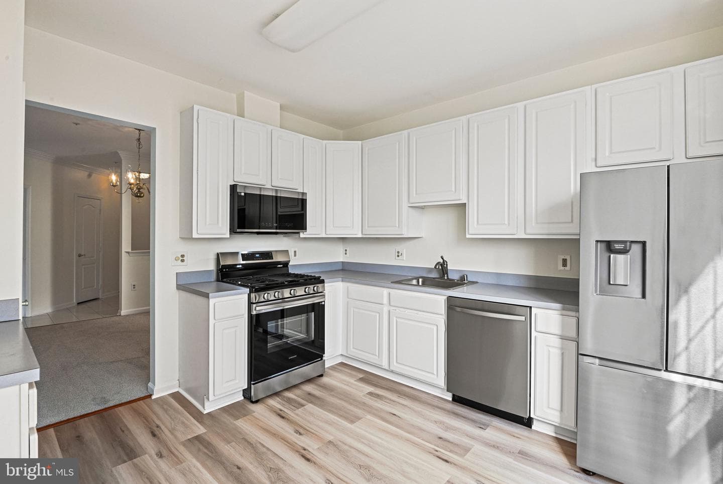 20933 Cedarpost Square #203 photo 3