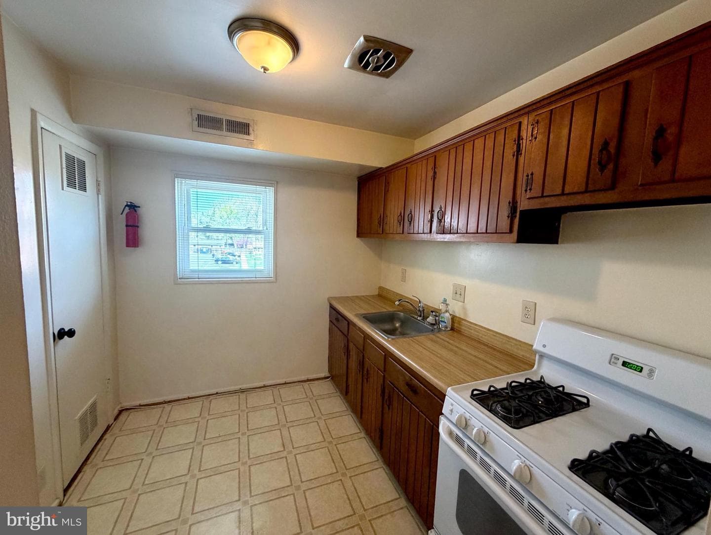 120 Washington Street NE #9 photo 7