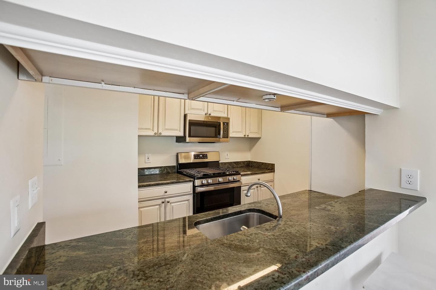 20963 Timber Ridge Terrace #304 photo 8