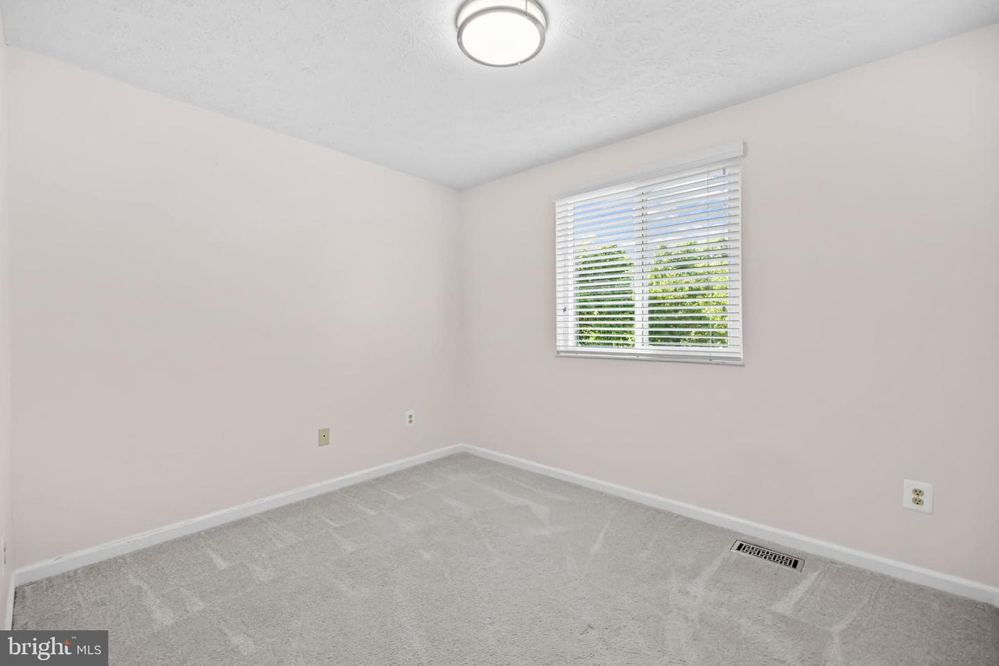 342 Samantha Drive photo 36