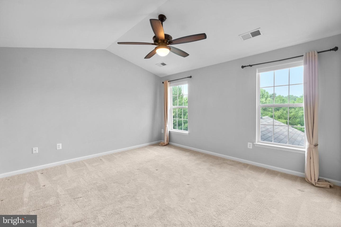 17538 Falls Place photo 39