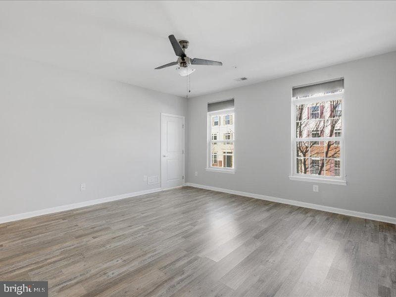 42143 Piebald Square photo 18