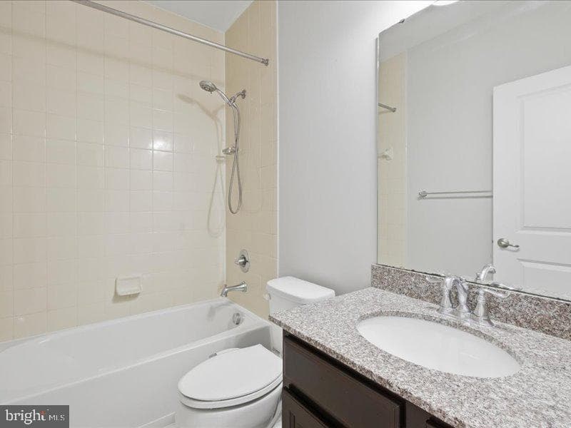 42143 Piebald Square photo 21