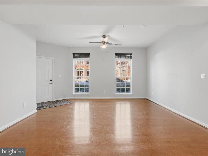 42143 Piebald Square photo 5