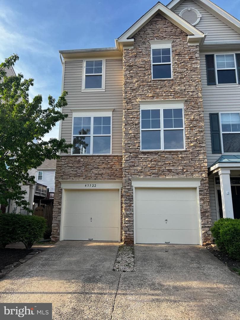 43522 Laidlow Street photo 2