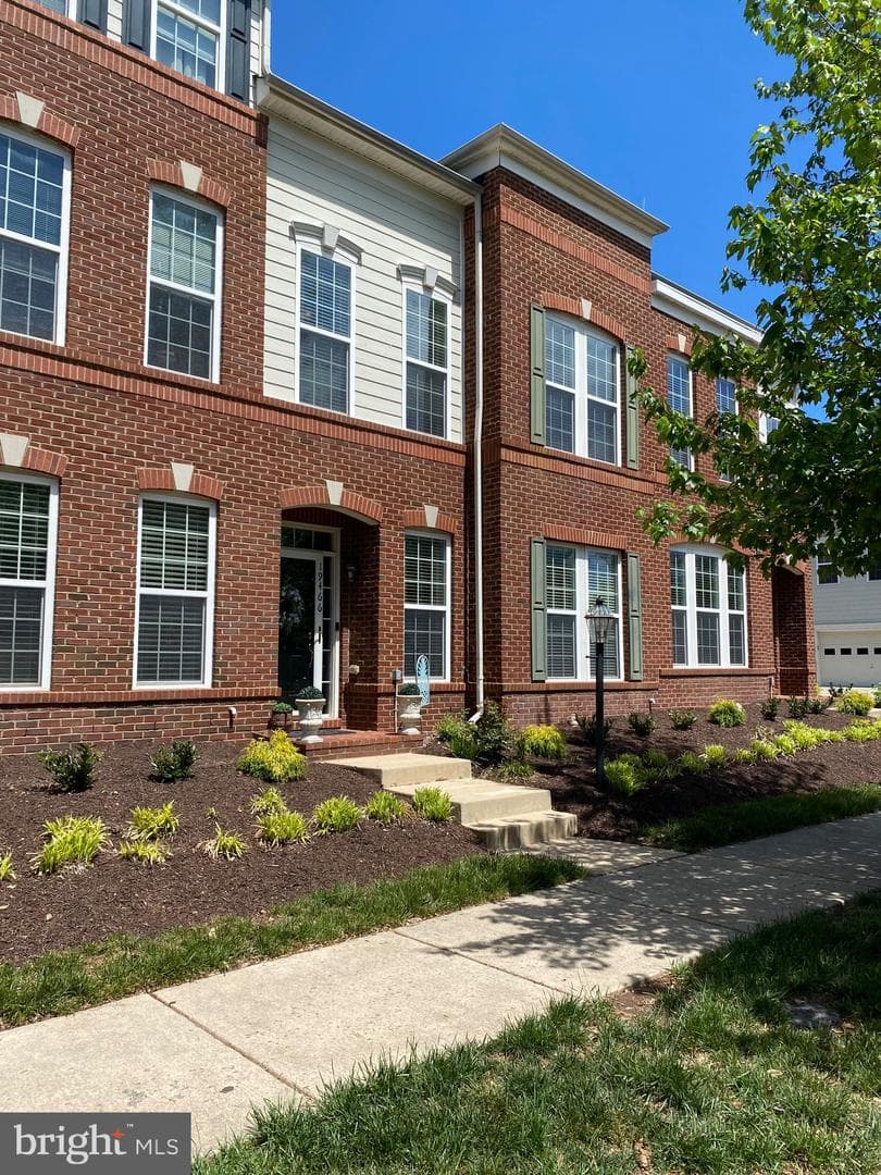19466 Front St, Leesburg