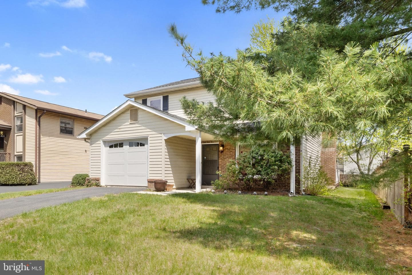 102 Sexton Court photo 3