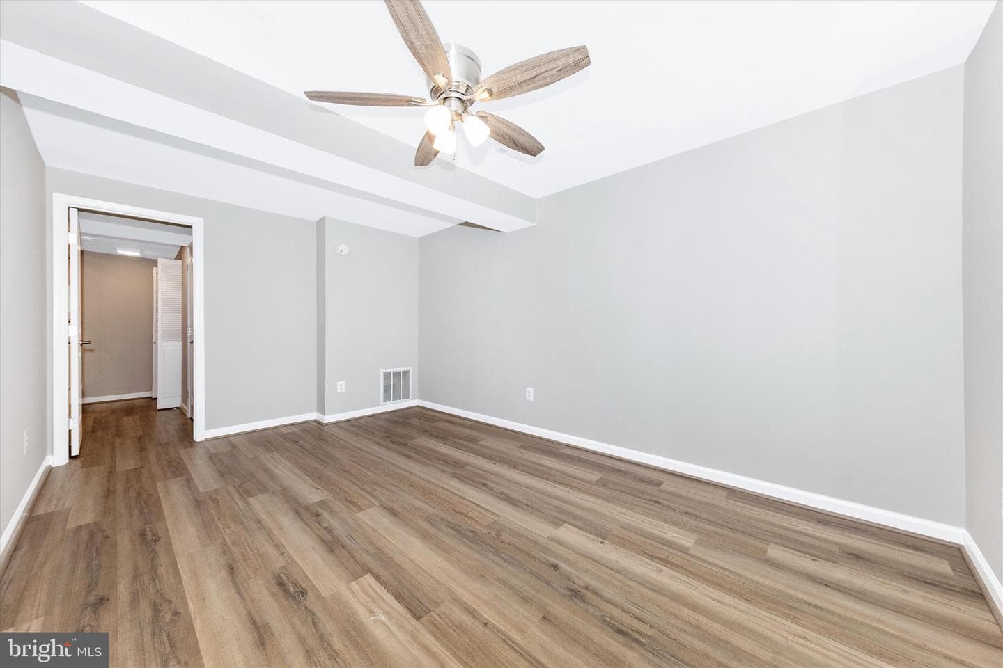106 Charing Court photo 25